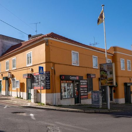 Matching Loures Guest House المظهر الخارجي الصورة